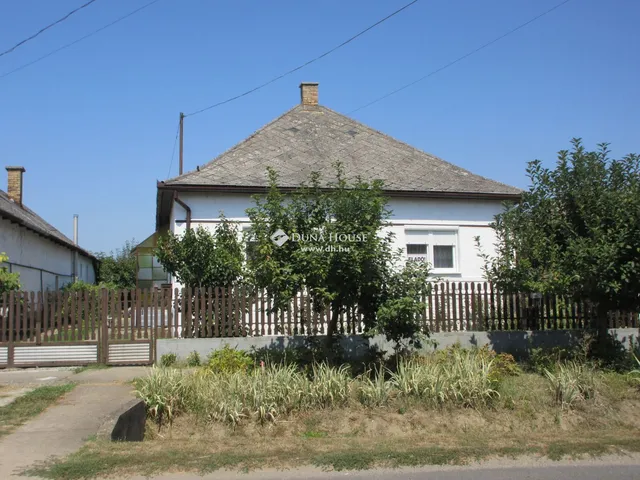 Eladó ház Ajak 100 nm