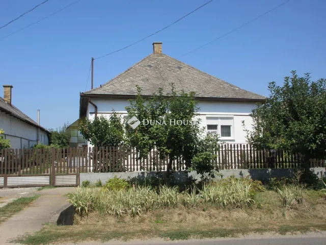 Eladó ház Ajak, Rákóczi út 100 nm