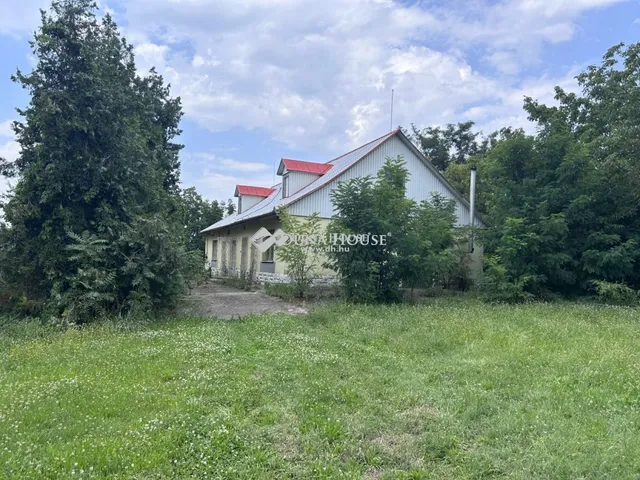 Eladó kereskedelmi és ipari ingatlan Nyírtelek 140 nm