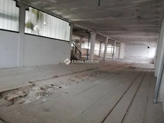 Kiadó kereskedelmi és ipari ingatlan Hollóháza, Károlyi út 100 nm