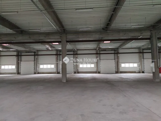 Kiadó kereskedelmi és ipari ingatlan Kisar 2000 nm