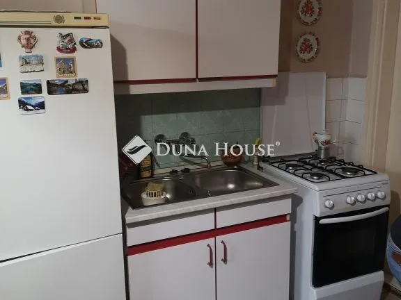 Eladó ház Paszab 84 nm