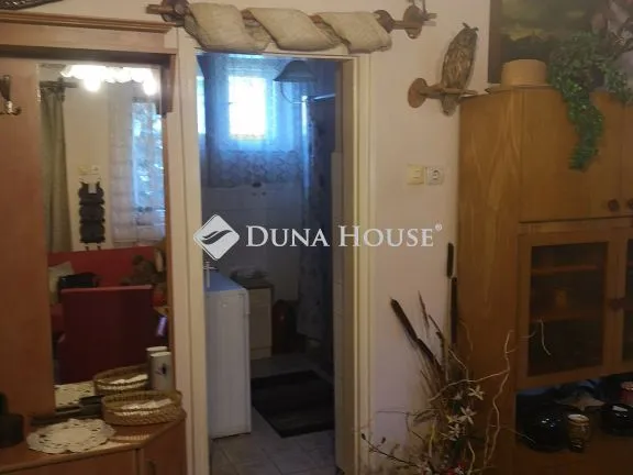 Eladó ház Paszab 84 nm