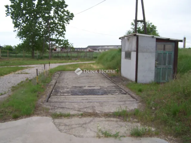 Eladó kereskedelmi és ipari ingatlan Nyírcsaholy, Nincs utca 209 nm