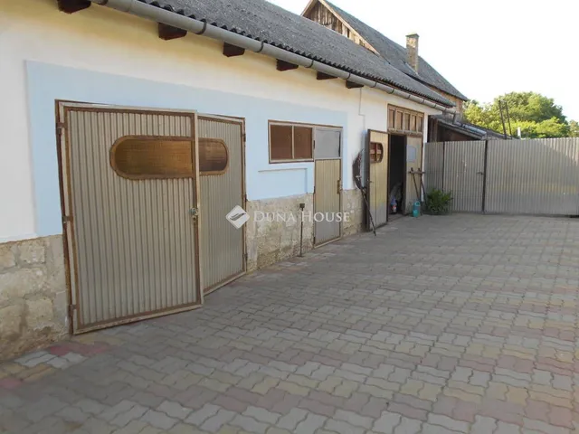 Eladó ház Rakamaz 130 nm