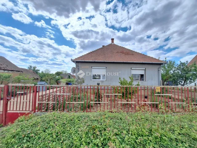 Eladó ház Pátroha, Dózsa György utca 78 nm