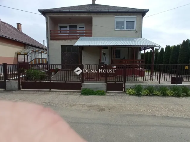 Eladó ház Zsurk 156 nm