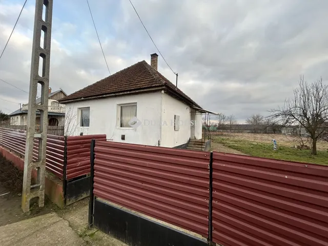 Eladó ház Kántorjánosi 60 nm