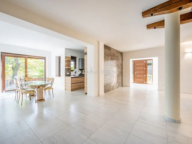 Eladó ház Leányfalu, Komáromi utca 430 nm