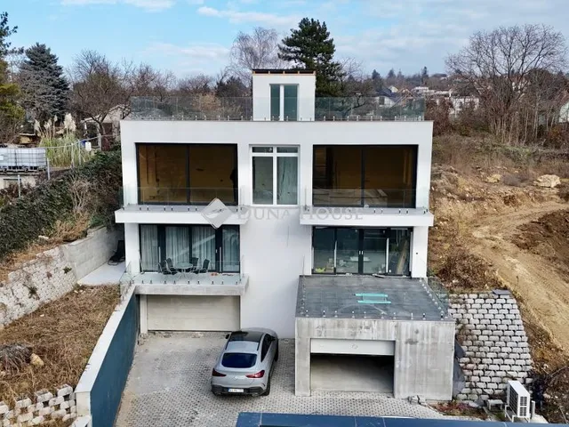 Eladó lakás Budapest III. kerület 108 nm