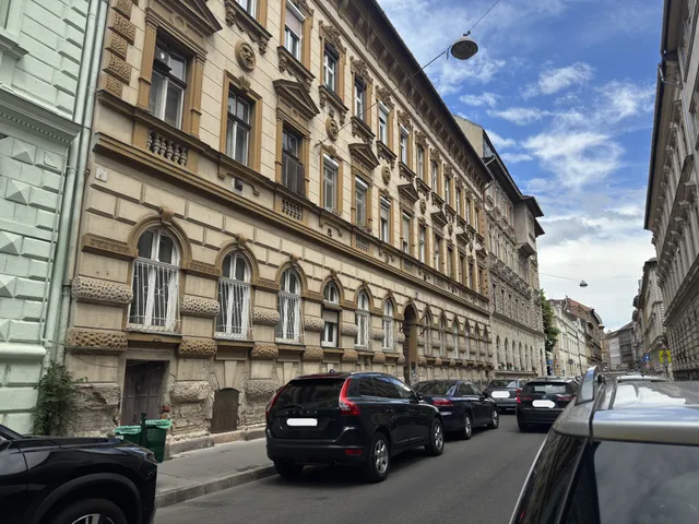 Eladó kereskedelmi és ipari ingatlan Budapest VII. kerület 100 nm