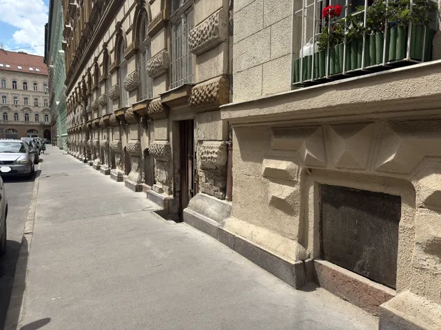 Eladó kereskedelmi és ipari ingatlan Budapest VII. kerület 100 nm