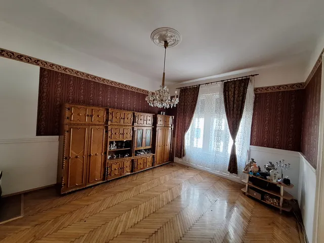 Eladó lakás Budapest VIII. kerület 70 nm