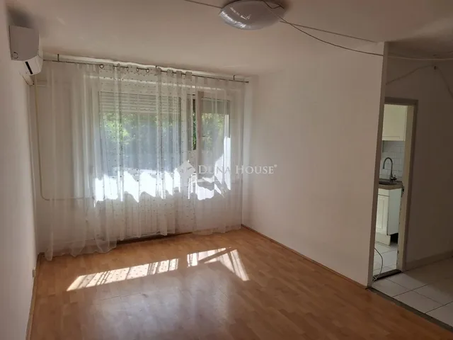 Kiadó lakás Budapest III. kerület, Amfiteátrum utca 53 nm