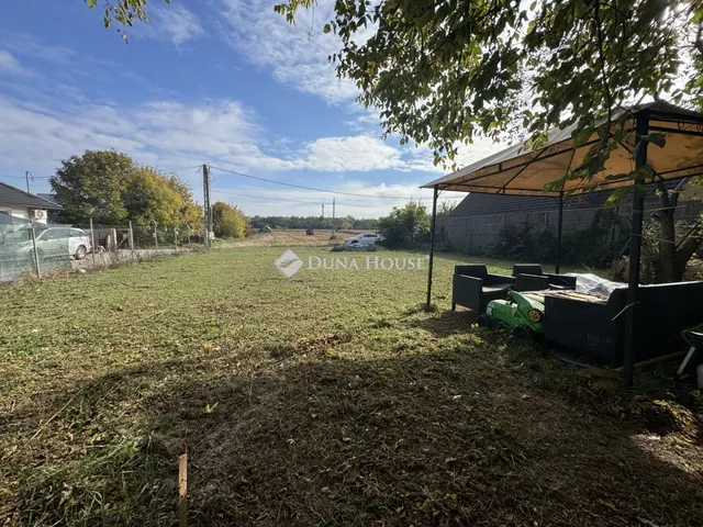 Eladó telek Pócsmegyer 650 nm