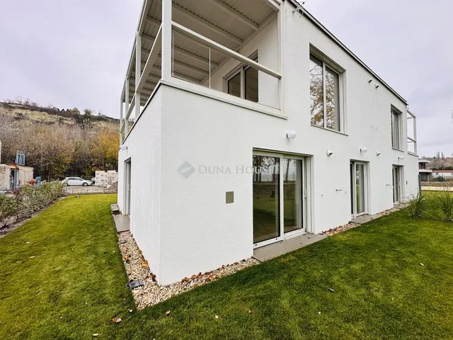 Eladó lakás Balatonakarattya 60 nm