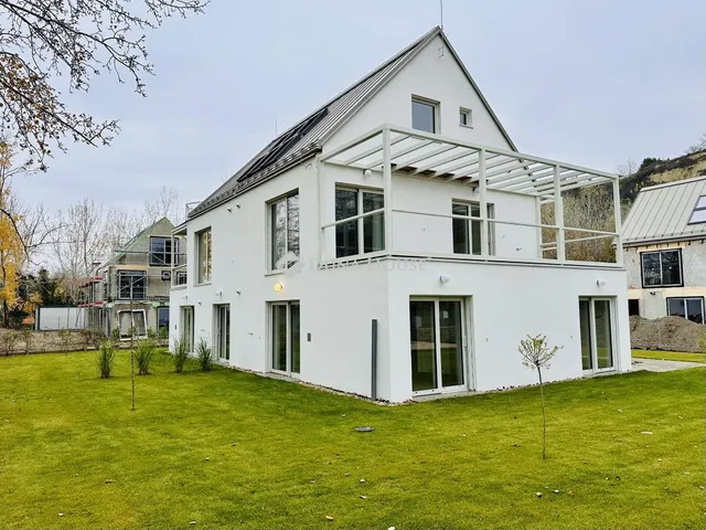 Eladó lakás Balatonakarattya 64 nm