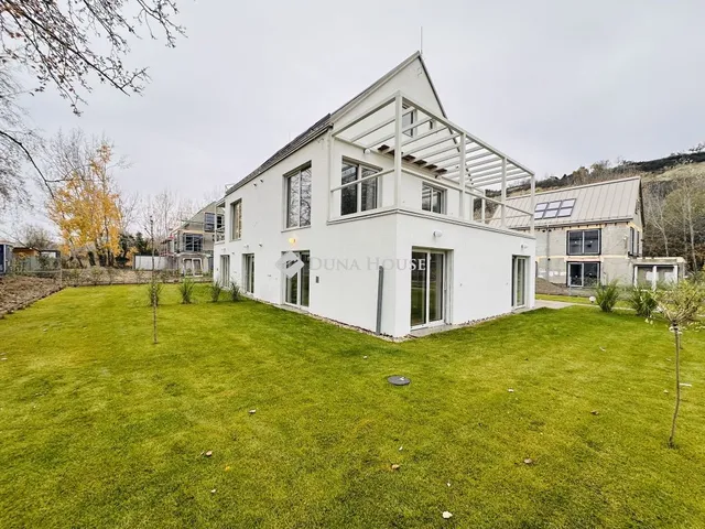 Eladó lakás Balatonakarattya 62 nm