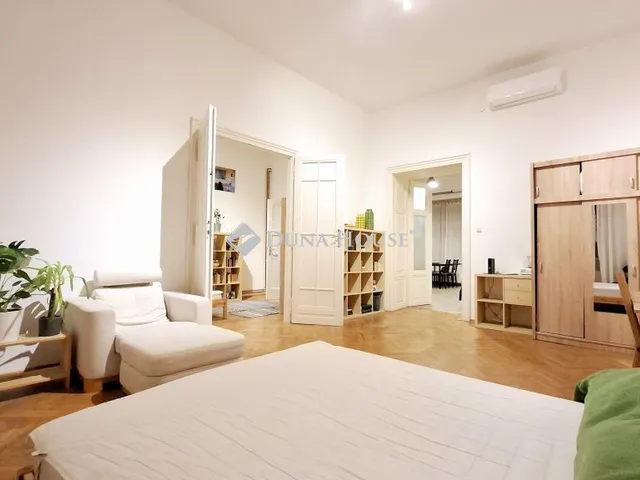 Eladó lakás Budapest VIII. kerület, Vas utca 70 nm