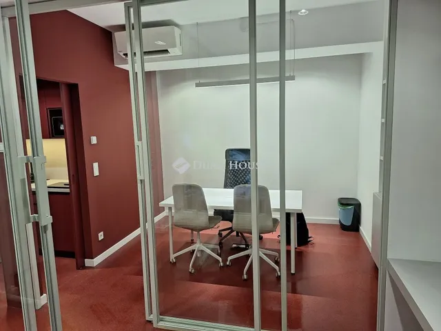 Eladó kereskedelmi és ipari ingatlan Budapest III. kerület 27 nm