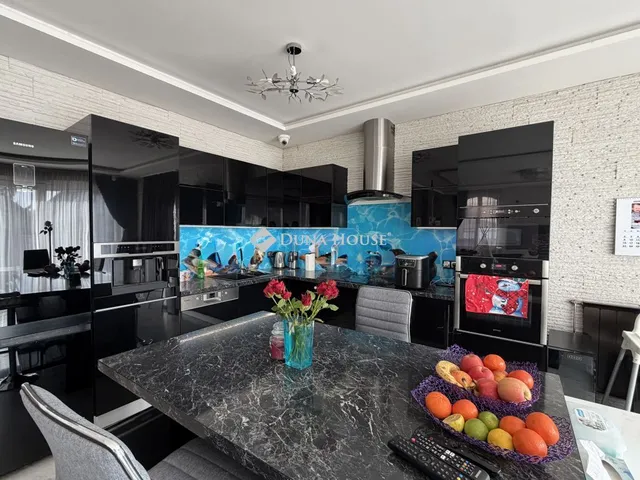 Eladó ház Budapest III. kerület 300 nm