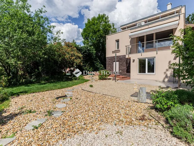 Eladó ház Budaörs 241 nm