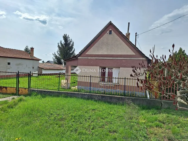 Eladó ház Ecséd, Bercsényi Miklós utca 90 nm