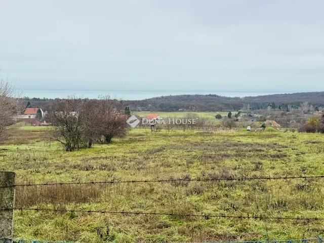 Eladó telek Balatonalmádi 2927 nm