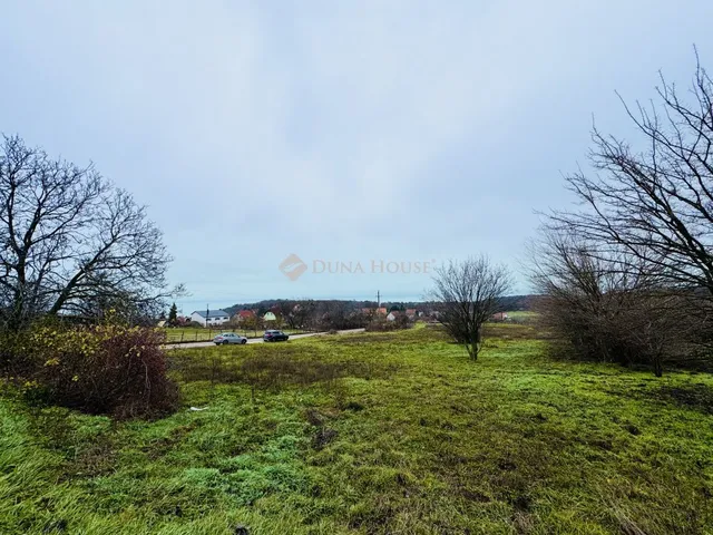 Eladó telek Balatonalmádi 5826 nm