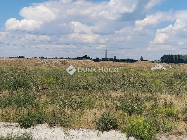 Eladó telek Dabas 78154 nm