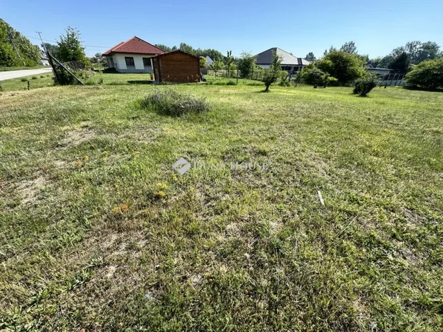 Eladó telek Szigetmonostor, Füzeserdő utca 760 nm