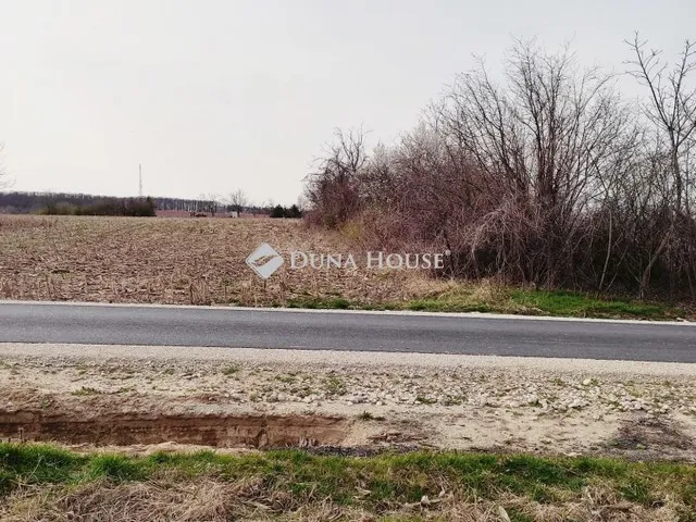 Eladó mezőgazdasági ingatlan Balatonkeresztúr 2708 nm