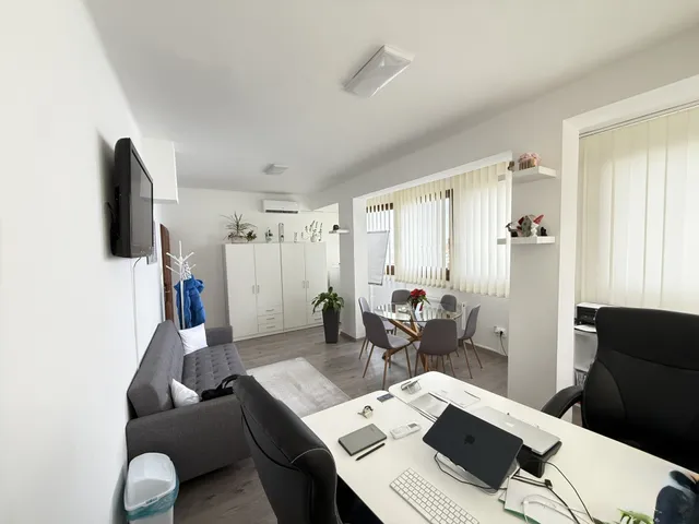 Kiadó kereskedelmi és ipari ingatlan Veszprém 30 nm