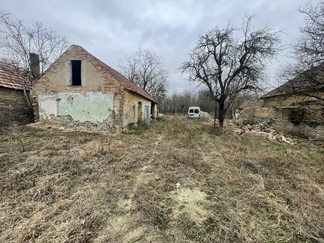 Eladó telek Tüskevár 2321 nm