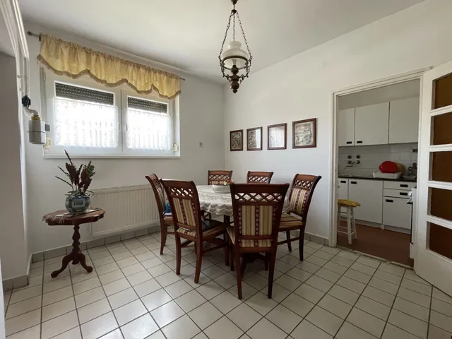 Eladó lakás Veszprém 76 nm