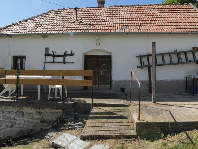 Eladó nyaraló Pécsely, Fecskefarki dülő 40 nm