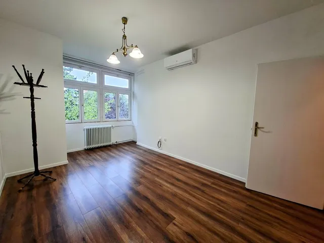 Kiadó lakás Tapolca, Hősök tere 69 nm