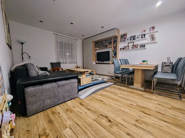 Eladó lakás Zirc 73 nm