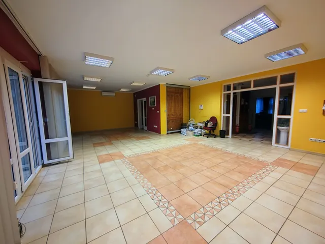 Eladó ház Veszprém 235 nm