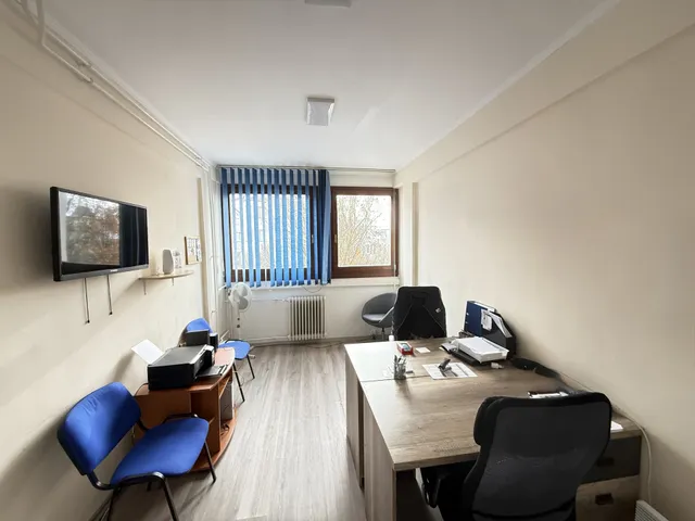 Kiadó kereskedelmi és ipari ingatlan Veszprém, Óváros Tér 45 nm