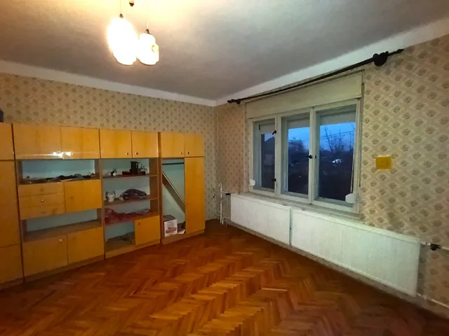 Eladó ház Dudar 200 nm