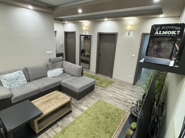 Eladó lakás Veszprém 74 nm