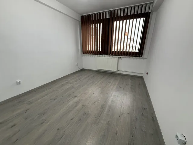 Kiadó kereskedelmi és ipari ingatlan Veszprém 14 nm