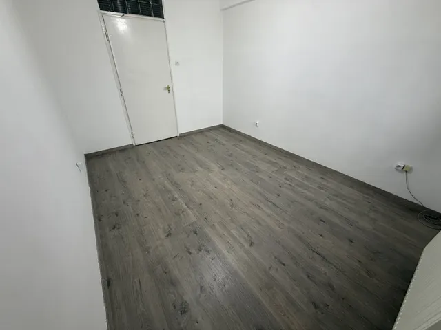 Kiadó kereskedelmi és ipari ingatlan Veszprém, Óváros Tér 10. 14 nm