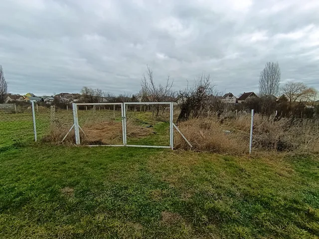 Eladó telek Szentkirályszabadja 771 nm