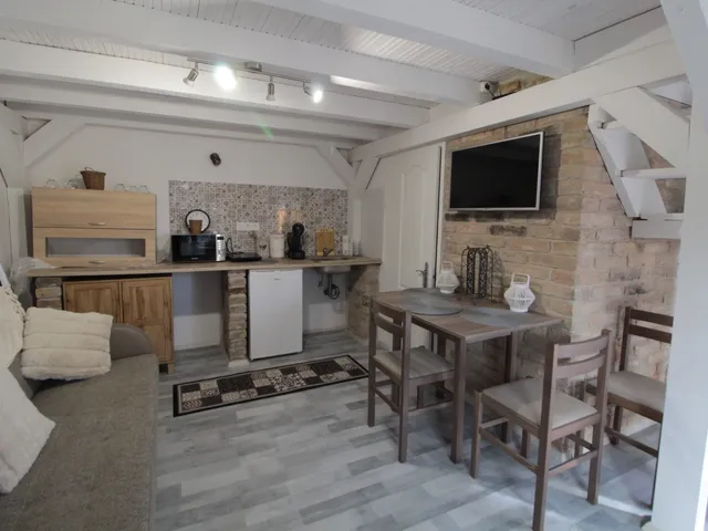 Eladó kereskedelmi és ipari ingatlan Badacsonytördemic, Szent István 28 nm