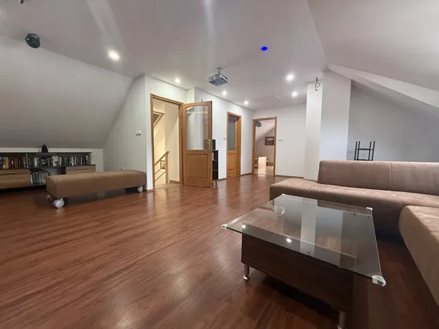 Kiadó ház Öskü 160 nm