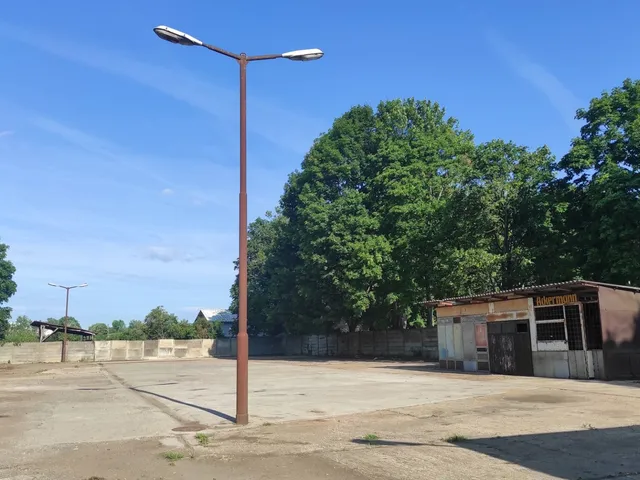 Kiadó kereskedelmi és ipari ingatlan Keszthely, Külső-Zsidi 223 nm