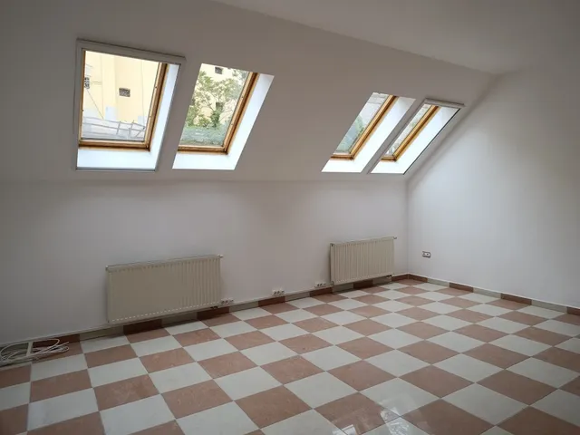 Eladó lakás Veszprém 68 nm