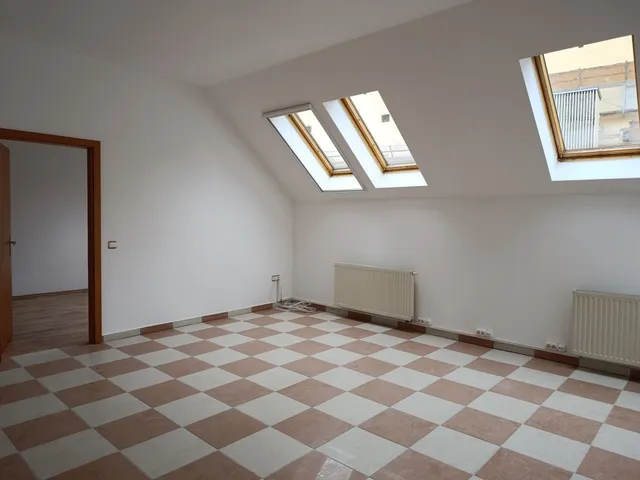 Eladó lakás Veszprém 68 nm
